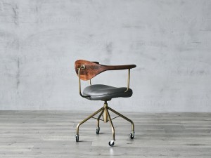 Δερμάτινη καρέκλα γραφείου PU με πλάτη από μασίφ ξύλο