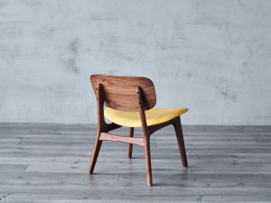 Chaise en bois de salle à manger moderne avec siège en tissu