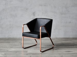 „Rose Gold“ žinomų dizainerių valgomojo kėdės