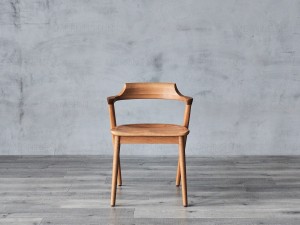 Nouvelle chaise en bois d'intérieur de conception