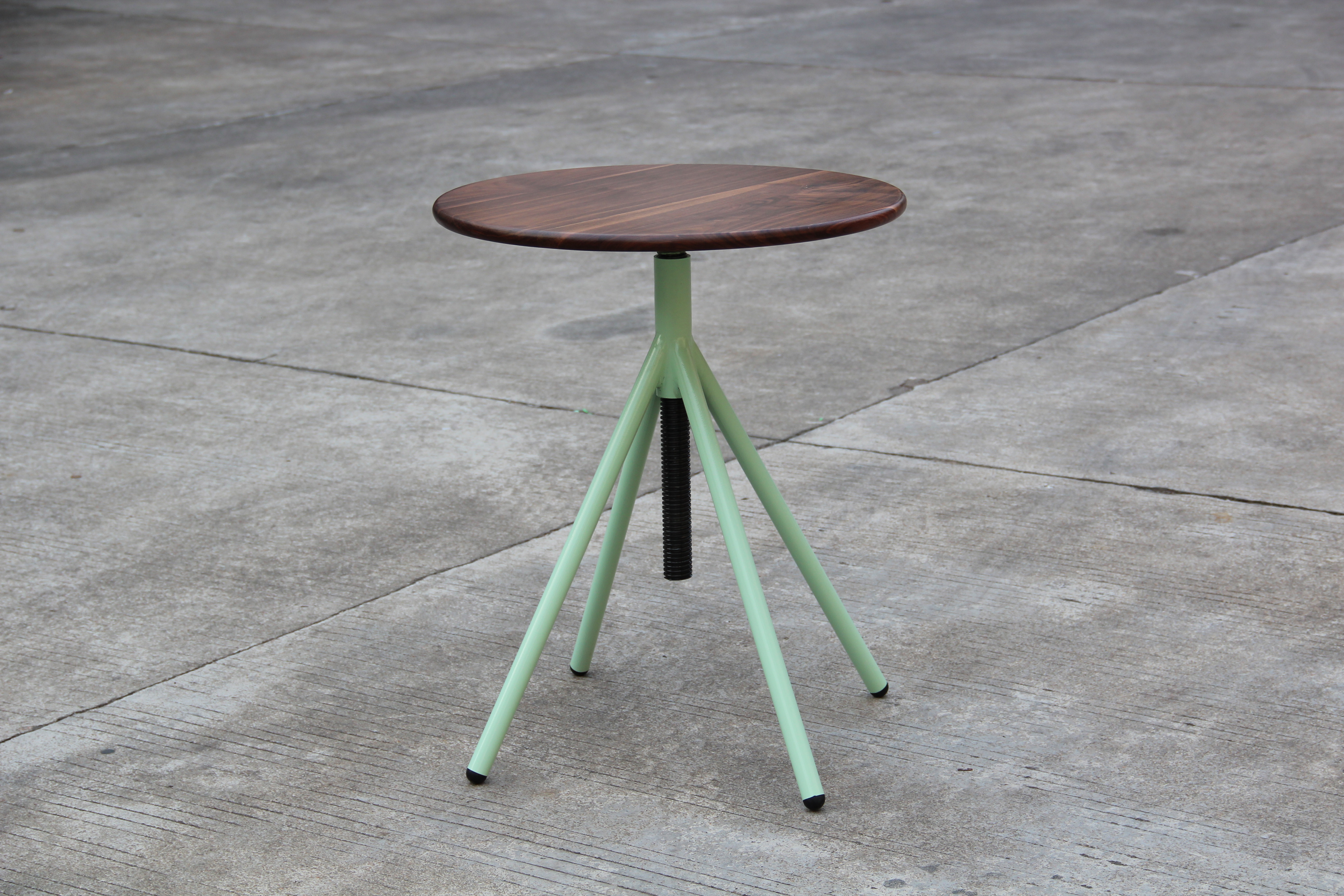 Wholesale Portable Bar Counter - Outdoor High Top Swivel Round Bar Tables – Yezhi detail pictures