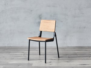 Chaise de salle à manger en métal avec bois massif